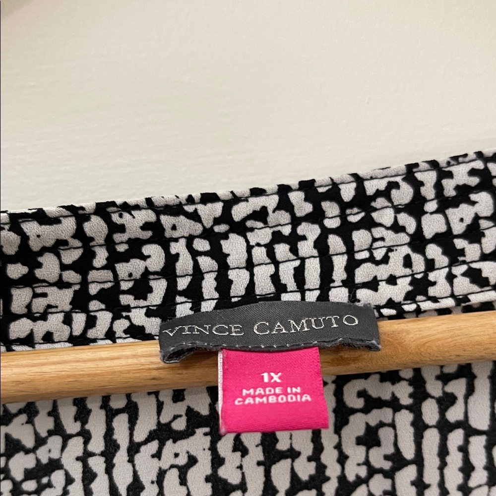 Vince Camuto Patterned Blouse - Picture 3 of 7